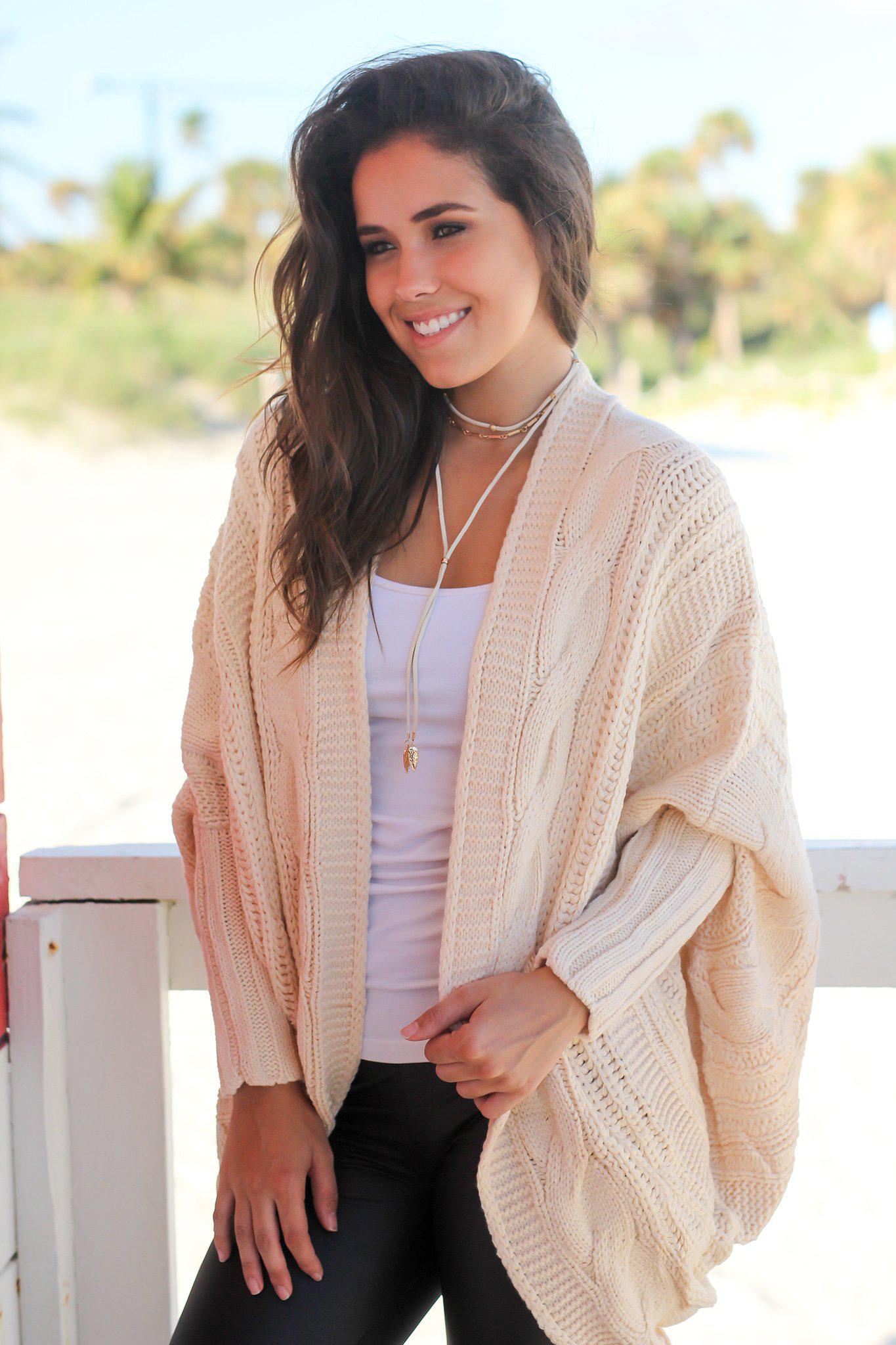 Stylish Cream-colored Oversized Knit Long-sleeved Cardigan