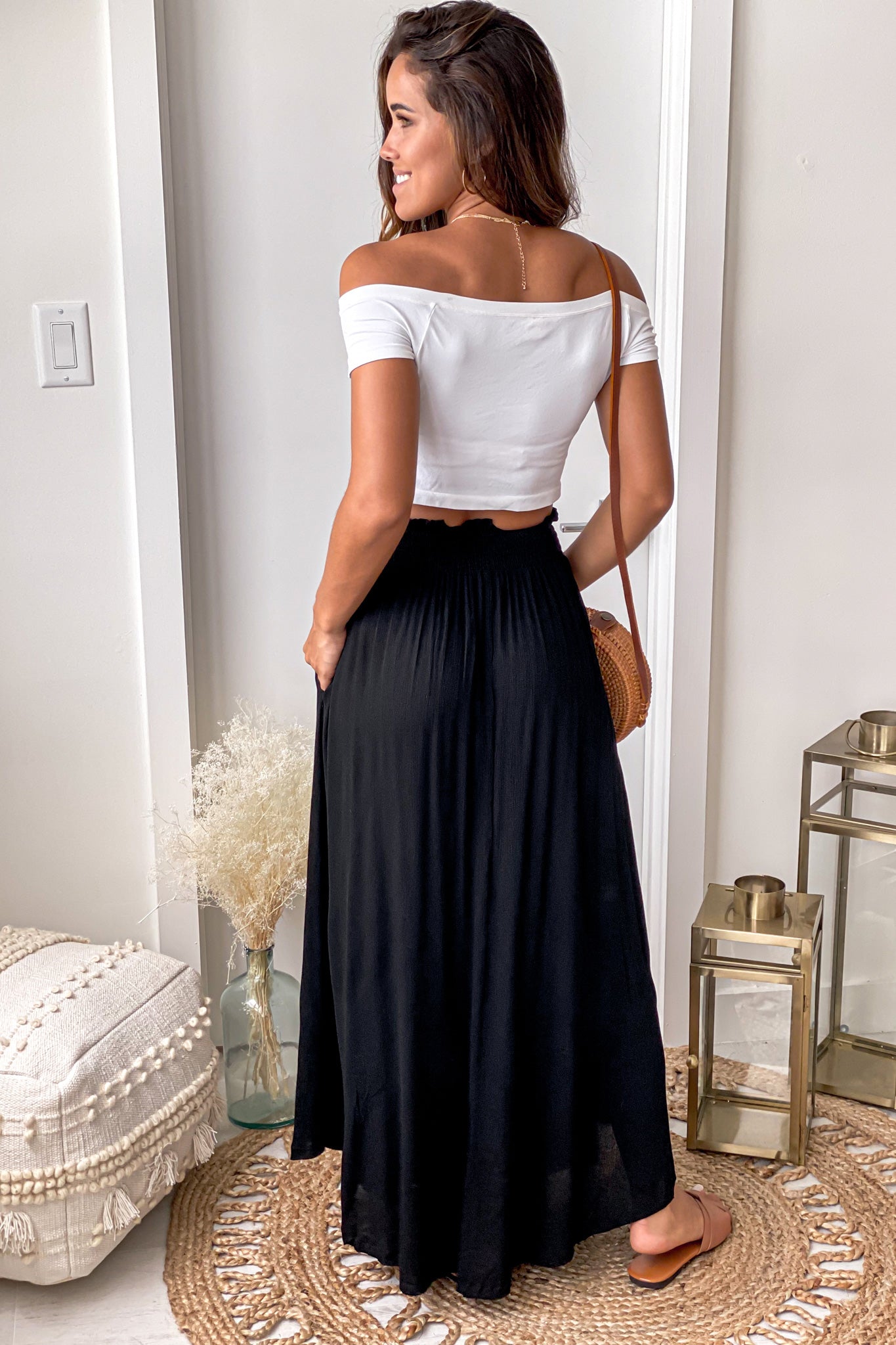 Stylish Black Women's Long Flowy Skirt with Pockets