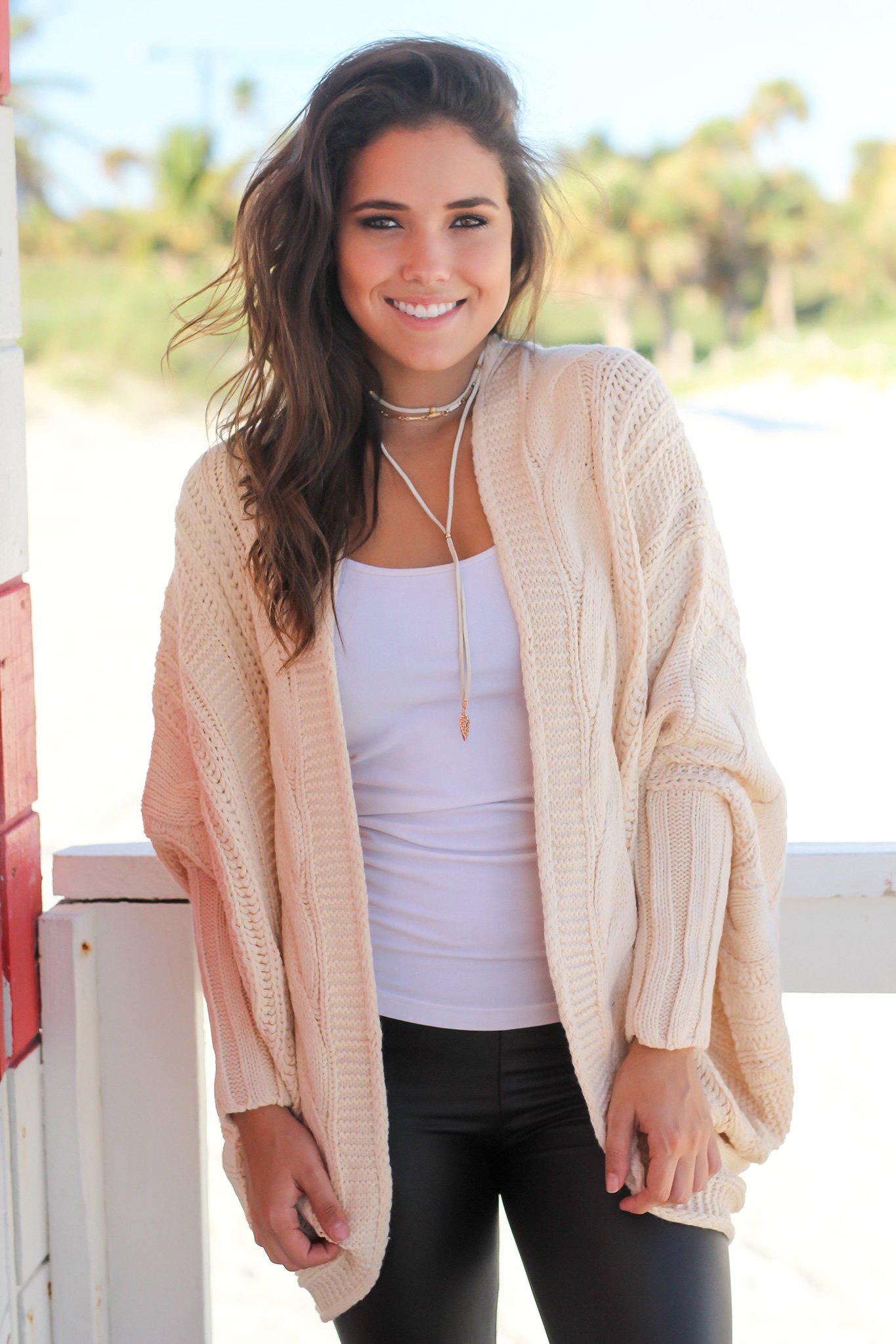 Stylish Cream-colored Oversized Knit Long-sleeved Cardigan